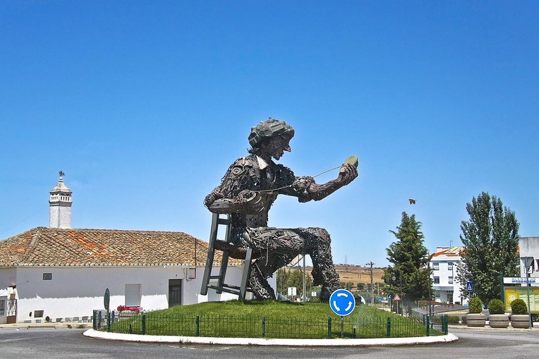 Monumento ao Sapateiro - Almodôvar