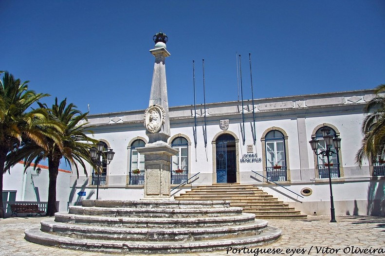 Monumento Evocativo da Batalha de Ourique e Câmara Municipal de Castro Verde